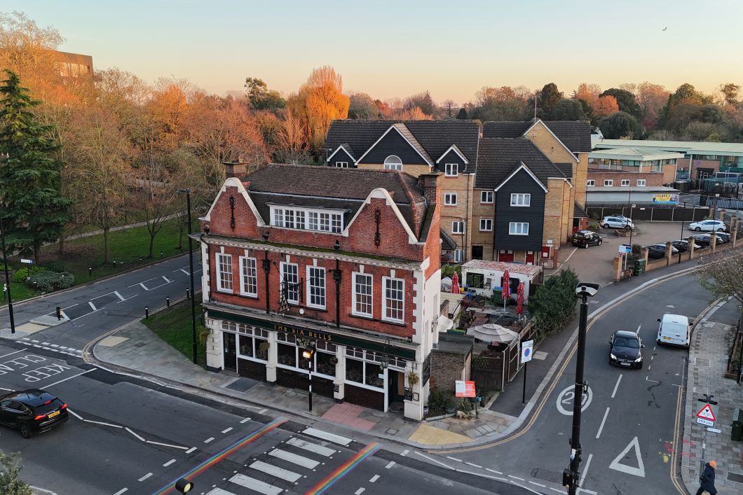 Freehold pub in Brentford | AG&G